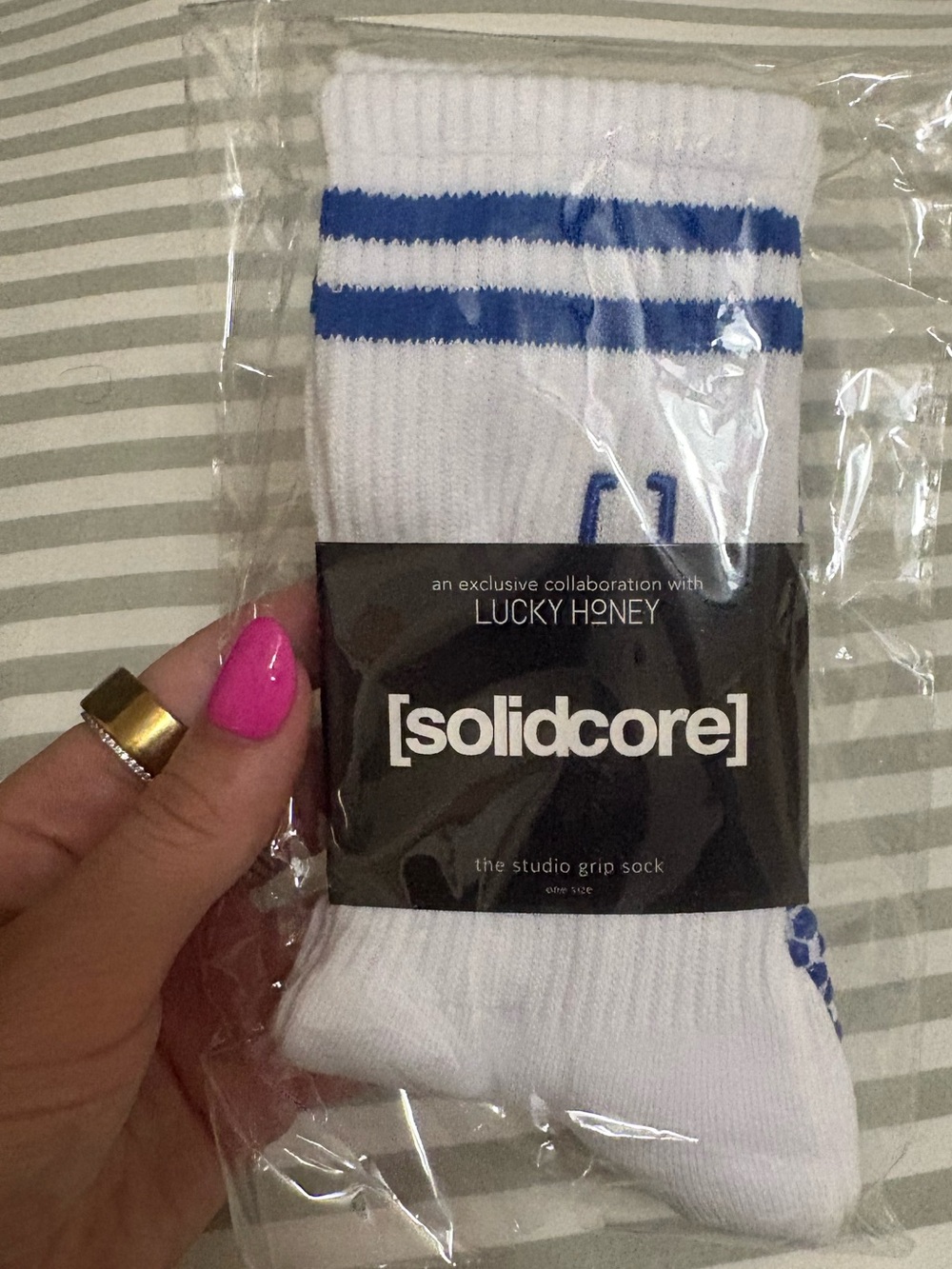 Solidcore x Lucky Honey Collab Grip Socks! - Picture 2 of 4